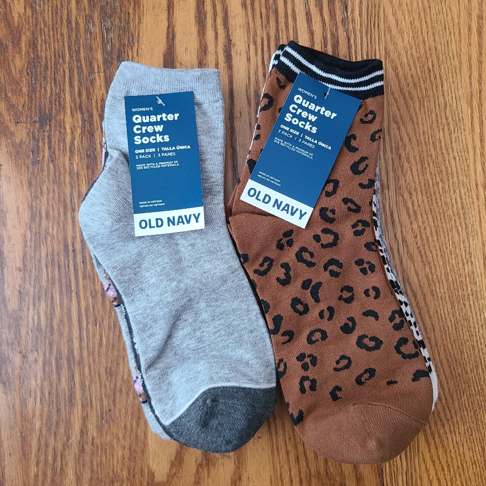👀50% OFF👀🧦NWT‼️ Old Navy brand 6 pairs of Women's Quarter Crew Socks